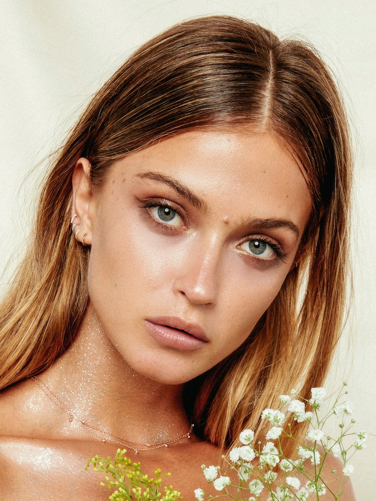 The 14K Classique Huggies- 9mm